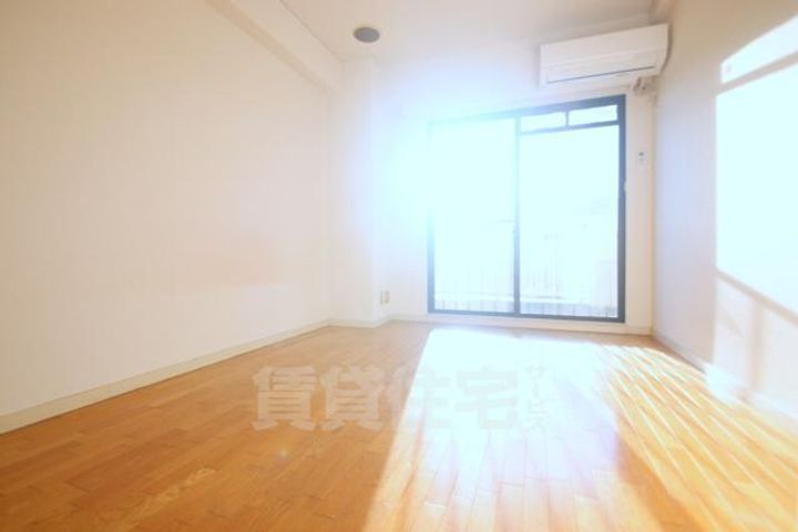 大阪府吹田市千里山東1丁目の賃貸マンションの寝室
