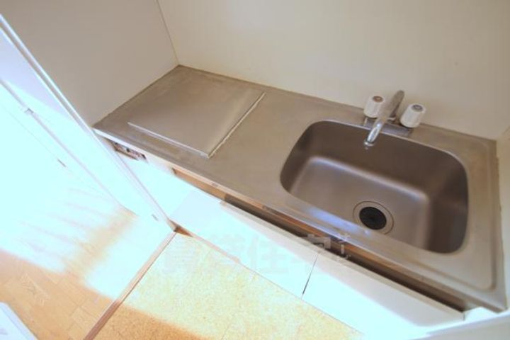 大阪府吹田市千里山東1丁目の賃貸マンションのキッチン