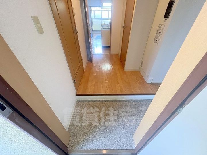 フローライト上新庄駅前の玄関