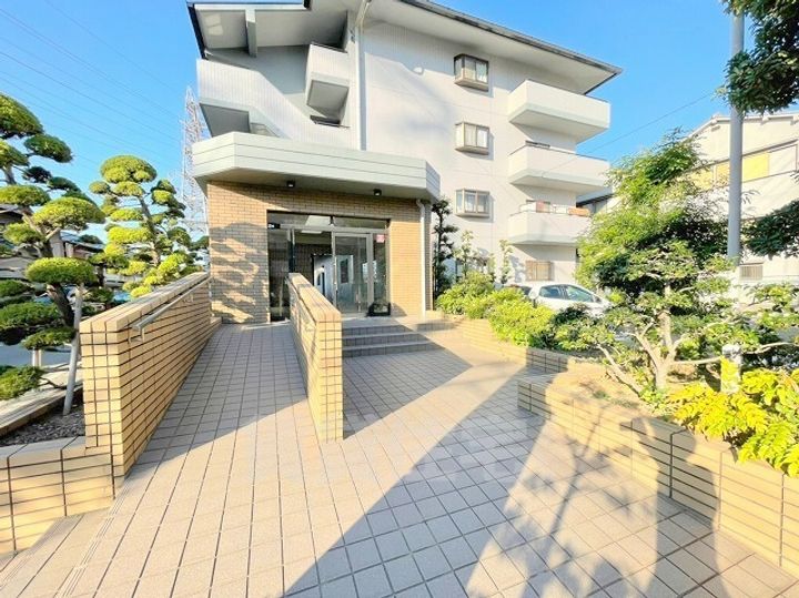ラビスタ志紀の玄関