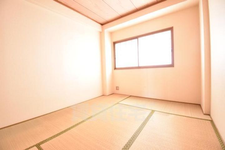 大阪府摂津市鳥飼和道2丁目の賃貸マンションの寝室