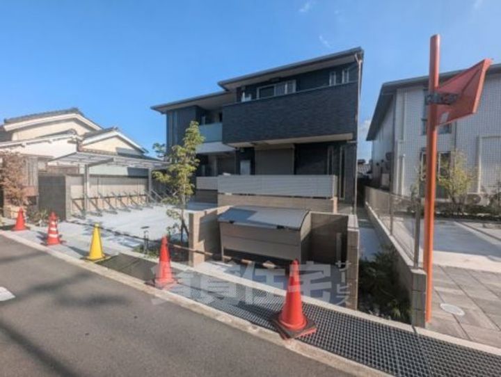 大阪府茨木市西河原1丁目の賃貸アパートの外観