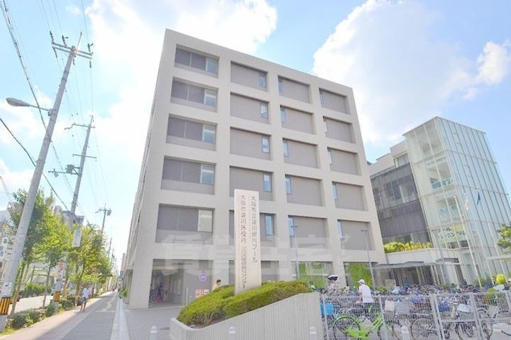 スタンドアップ十三の周辺