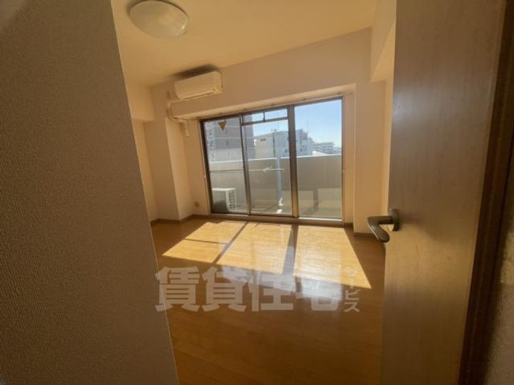 レフィナード西台の居間