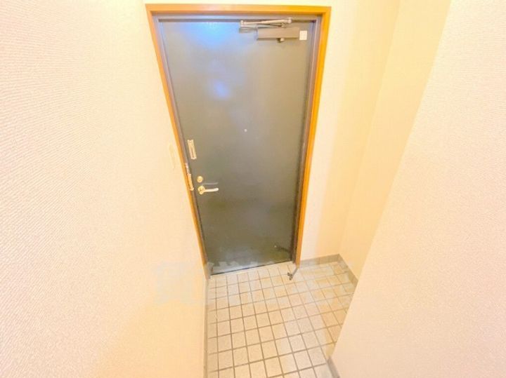 マンションカワハラの玄関