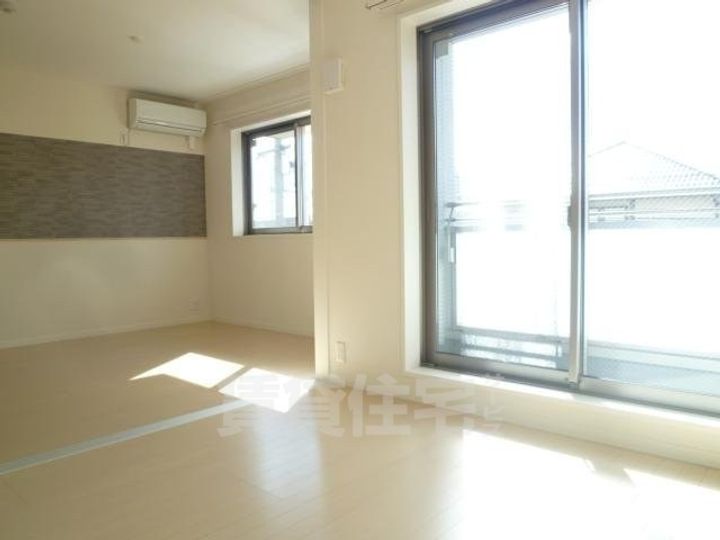 大阪府堺市堺区戎之町東3丁の賃貸マンションの居間