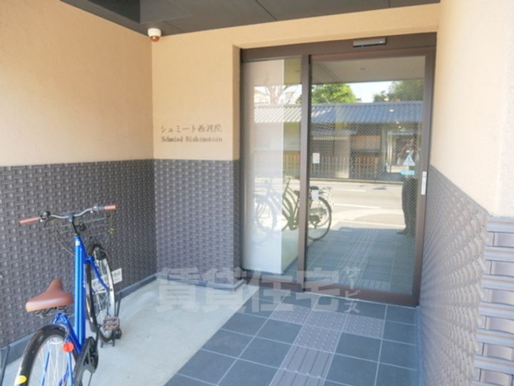 シュミート西洞院の玄関