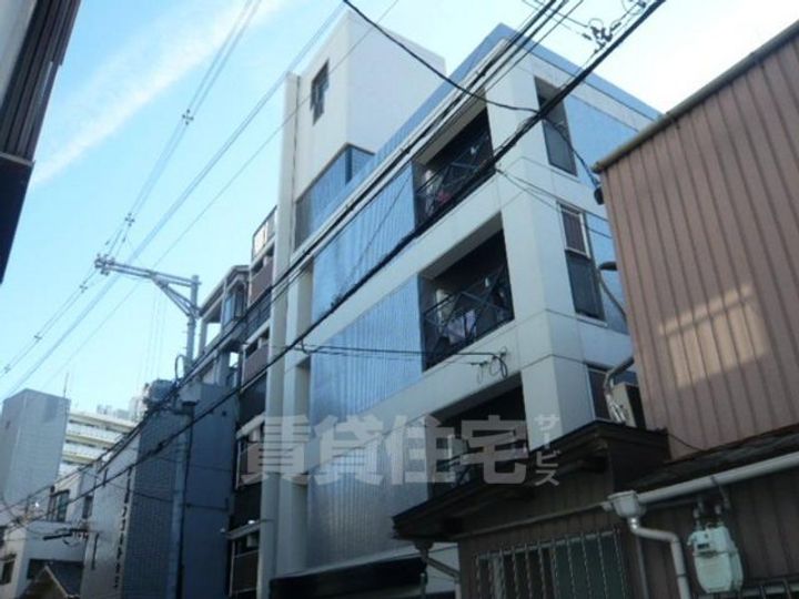 十三ホワイティの外観