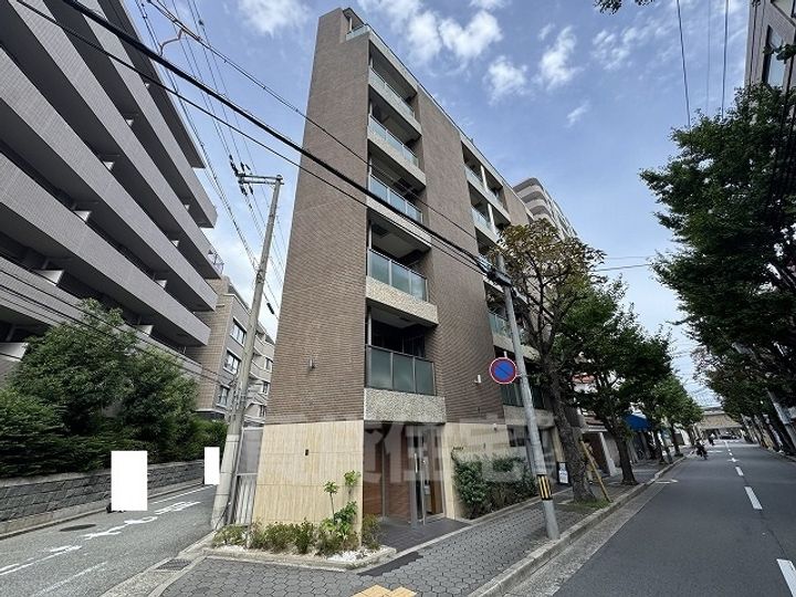 ソリューション甲子園の外観