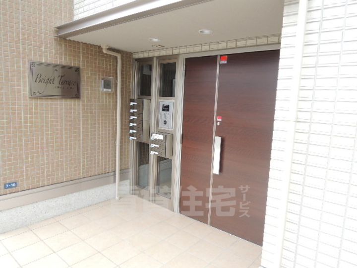 ブライトテラスの玄関