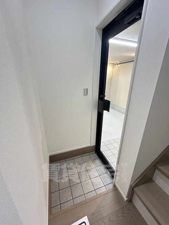 兵庫県尼崎市大庄西町3丁目(一戸建)の賃貸物件の玄関