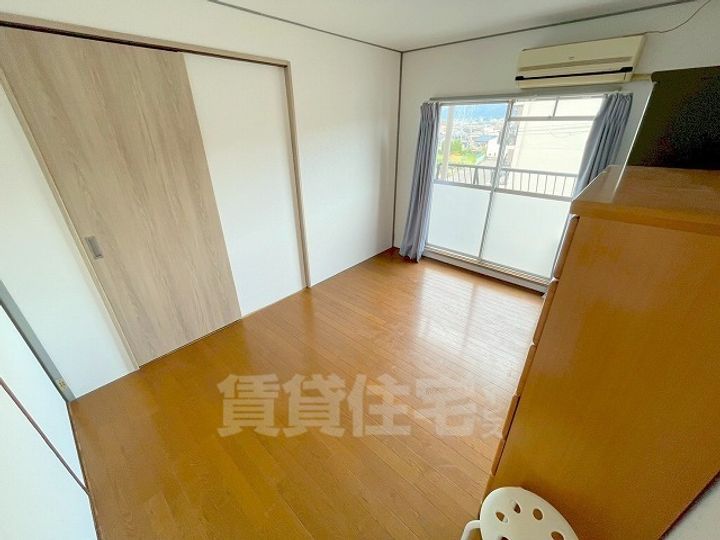 フラワリータウン志紀D棟の寝室