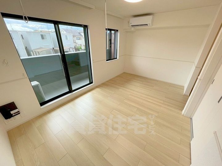 メゾンルミネ若松の居間