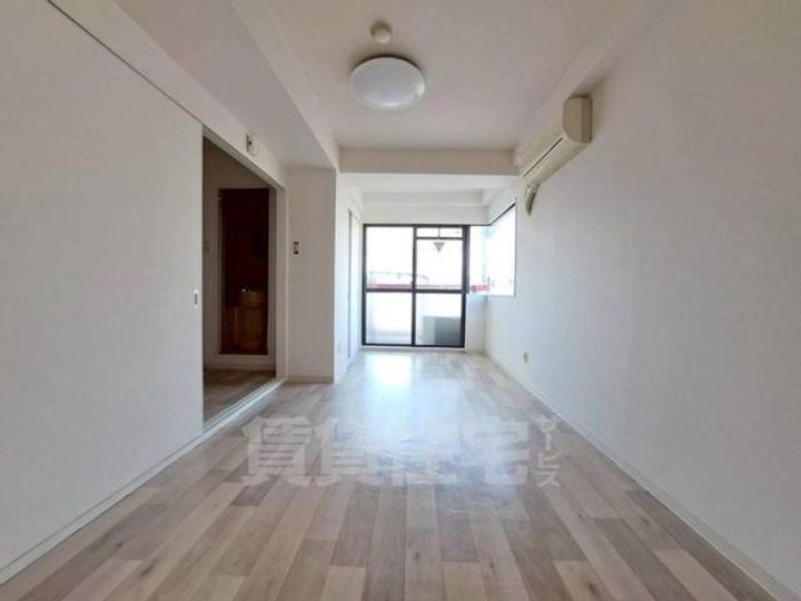 アイシス服部の内装