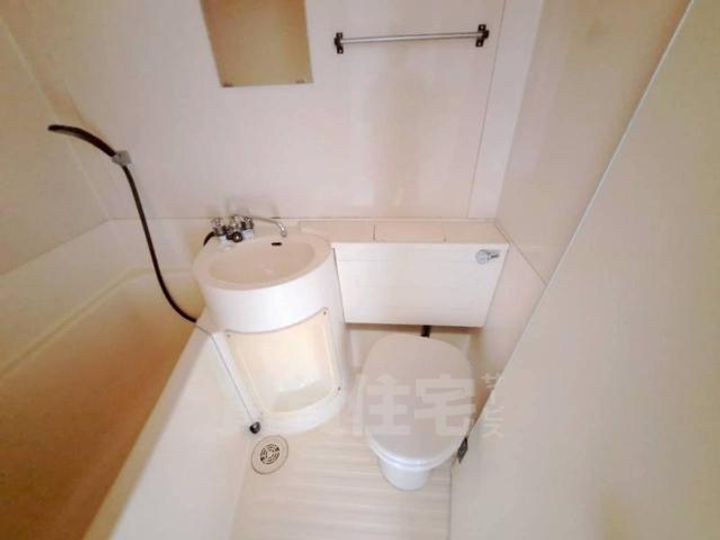 アイシス服部の内装