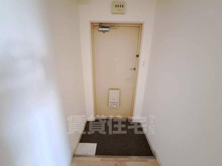 アイシス服部の玄関