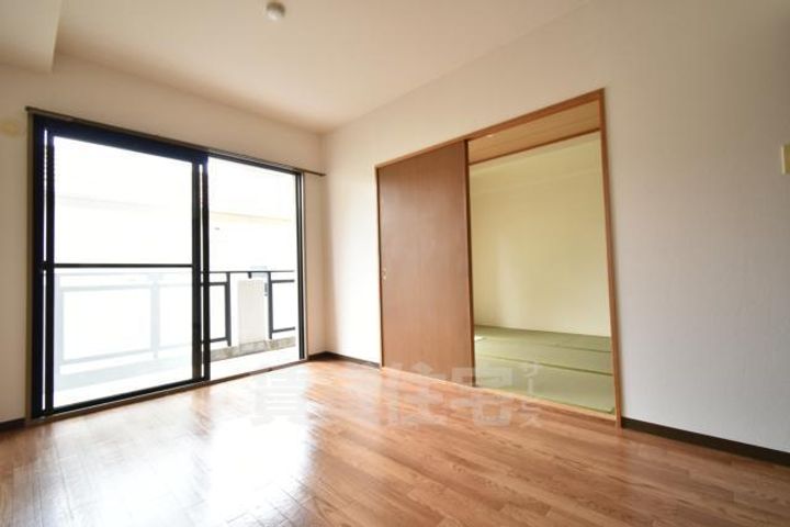 大阪府堺市堺区東雲西町2丁の賃貸マンションの内装