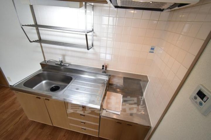大阪府堺市堺区東雲西町2丁の賃貸マンションのキッチン