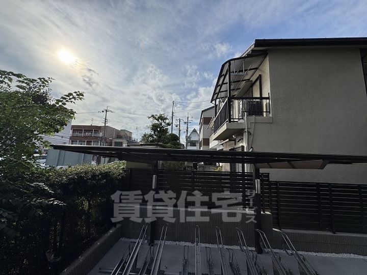 ラ フレーズの周辺