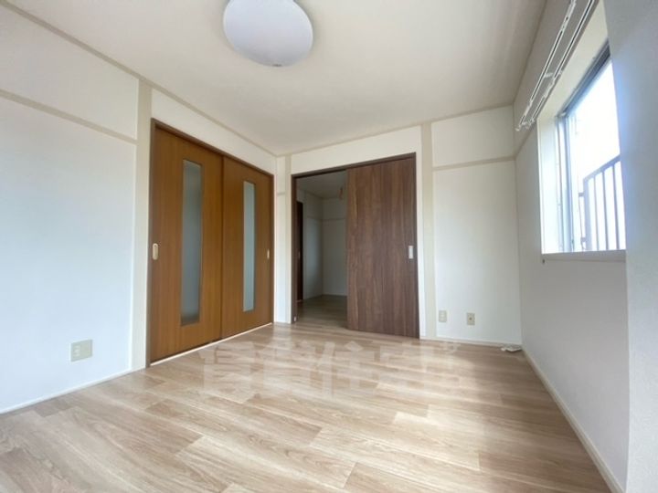 大阪府大阪市住吉区杉本2丁目の賃貸マンションの居間