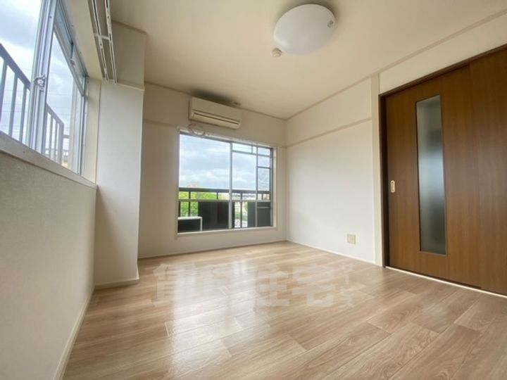 大阪府大阪市住吉区杉本2丁目の賃貸マンションの居間