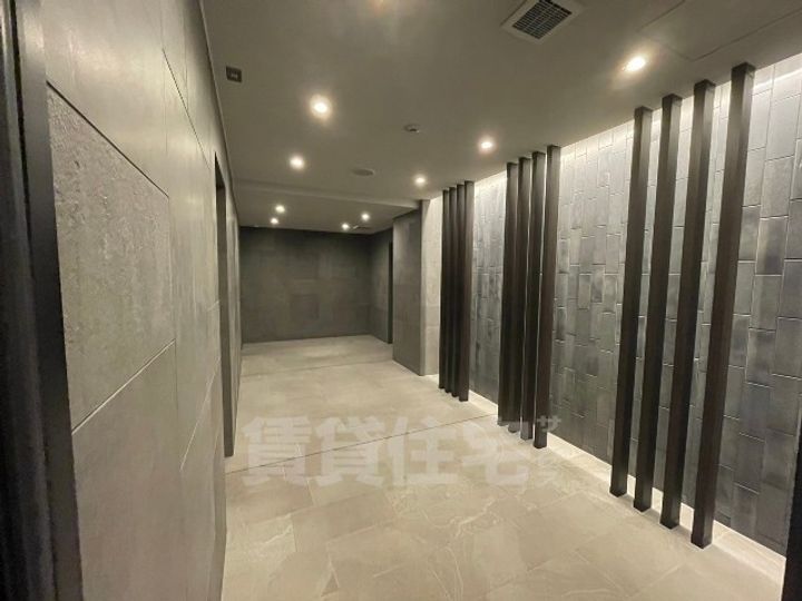 オープンレジデンシア名古屋栄estの玄関