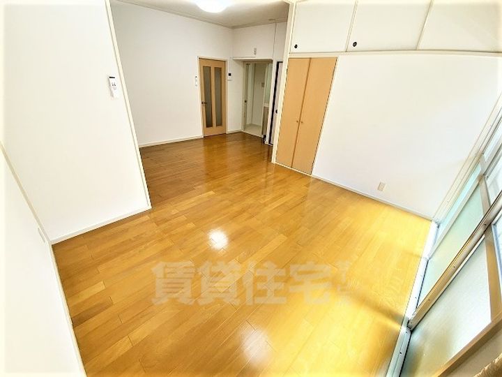 第3西田ビルロイヤルハイツの居間