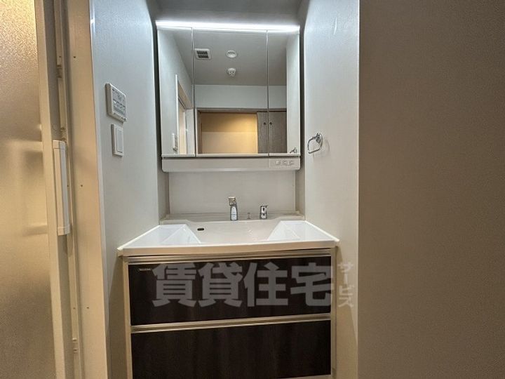 RAXA覚王山の玄関