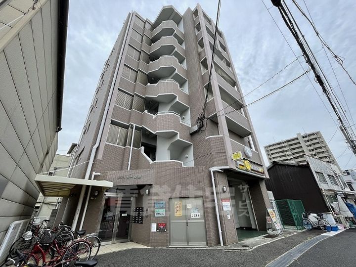ドミトリー神田の外観