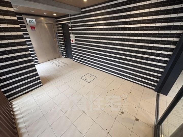 グルーブ神戸元町アリアの玄関