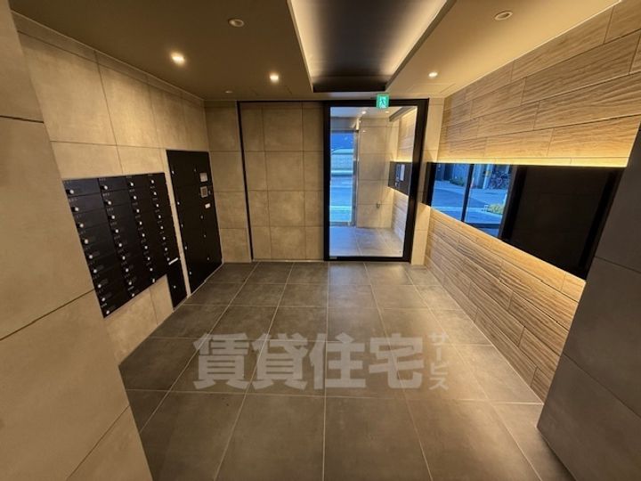 ソルテラスOSAKA塚本の玄関