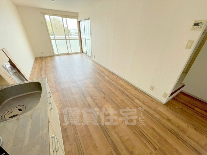 大阪府富田林市藤沢台3丁目の賃貸アパートの居間