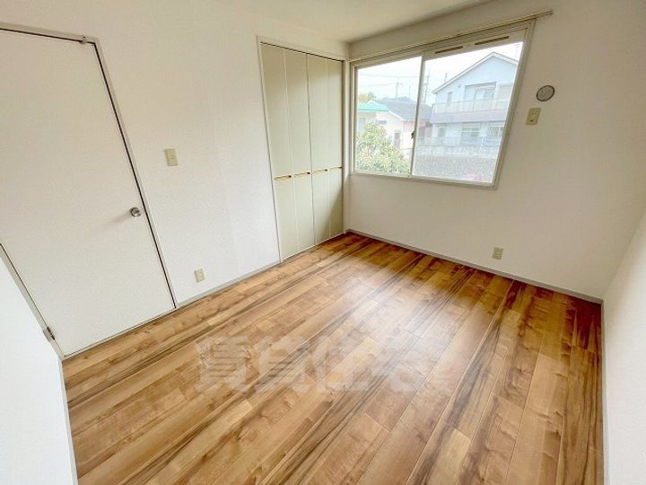 大阪府富田林市藤沢台3丁目の賃貸アパートの居間