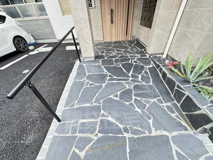 グローコート7の玄関