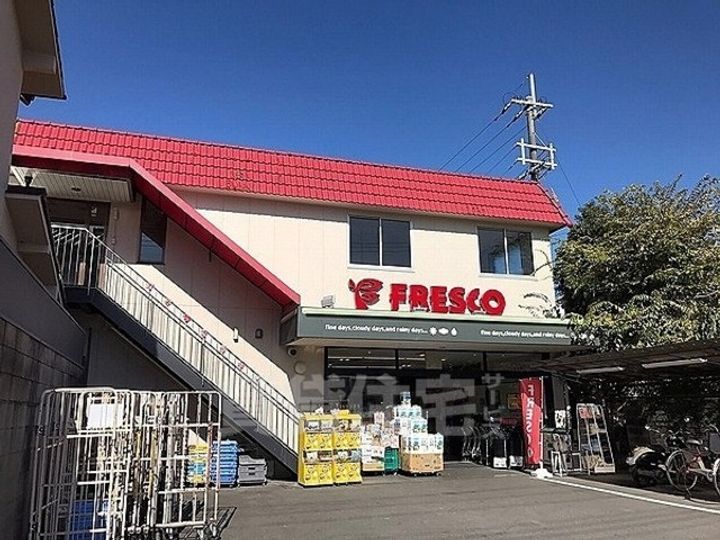 アリエッタの周辺