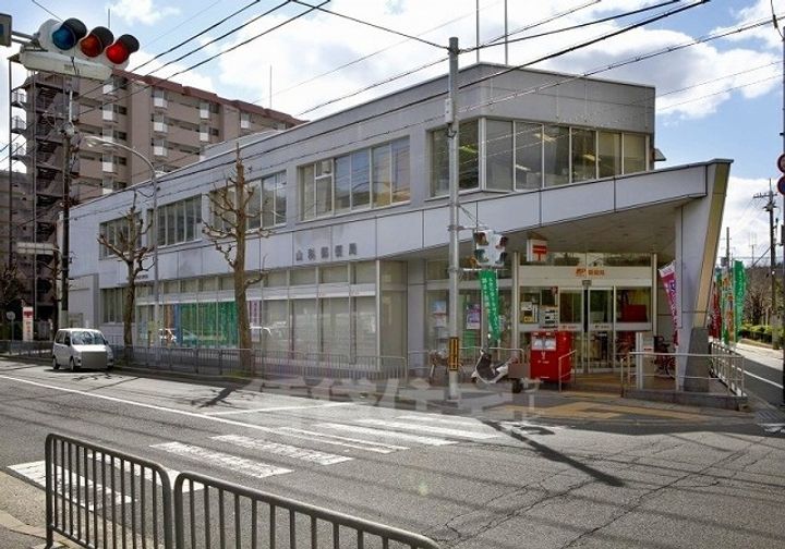 アリエッタの周辺