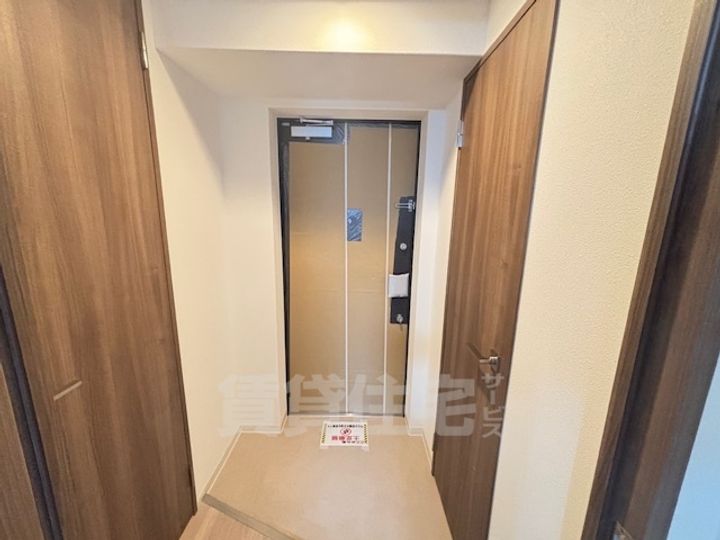 ワールドアイ大阪West Gateの玄関
