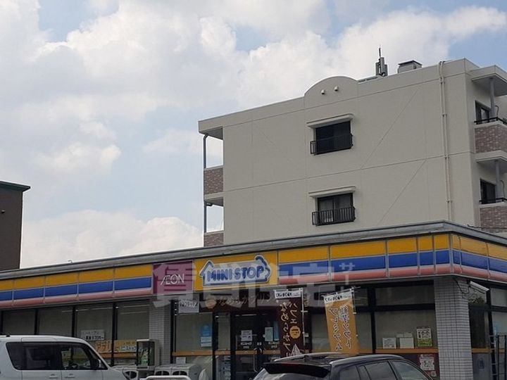 リバージュの周辺