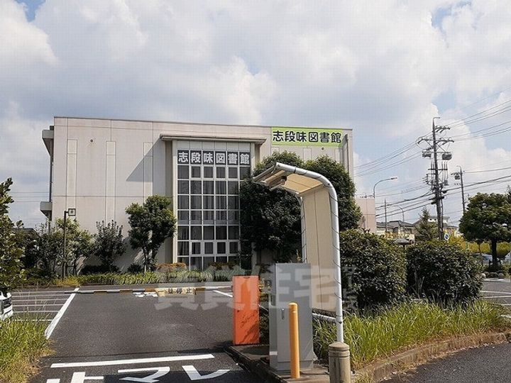 リバージュの周辺