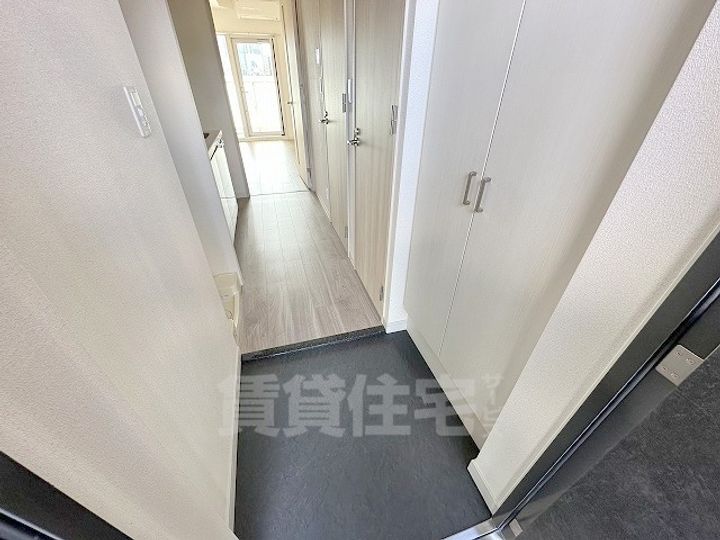 グランカリテ北大阪リヴィエの玄関