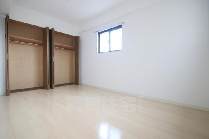 大阪府吹田市佐井寺4丁目の賃貸マンションの内装
