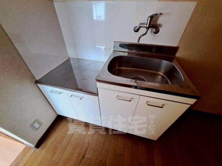 大阪府大阪市淀川区加島3丁目の賃貸アパートのキッチン