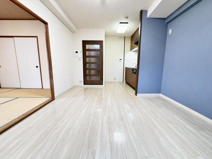 ゼハールト稲葉の居間