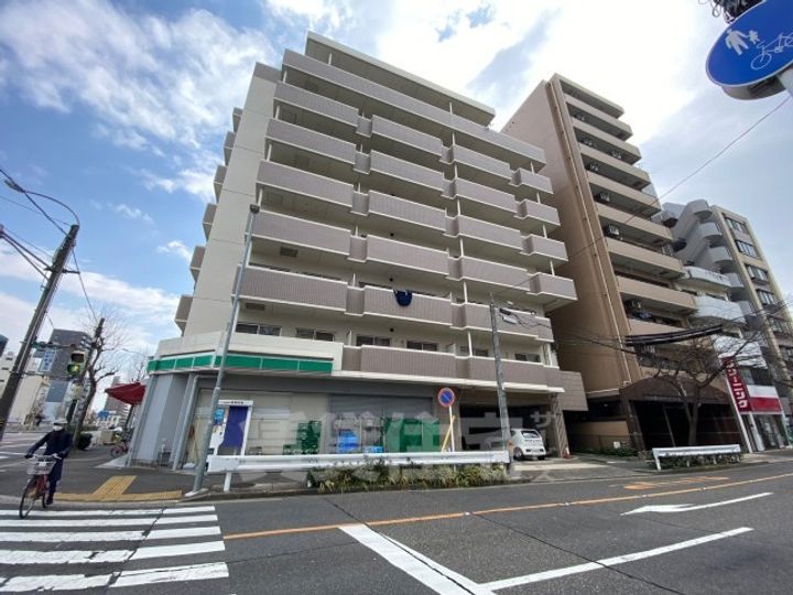 アベニュー泉の外観