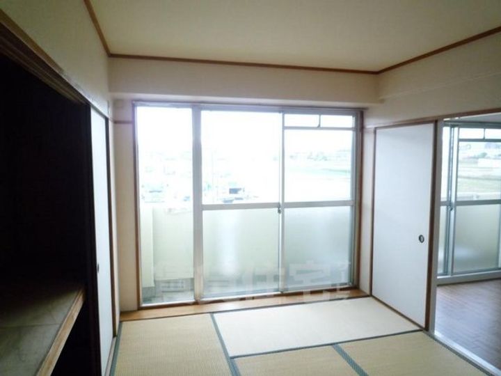 ロイヤルコートの寝室