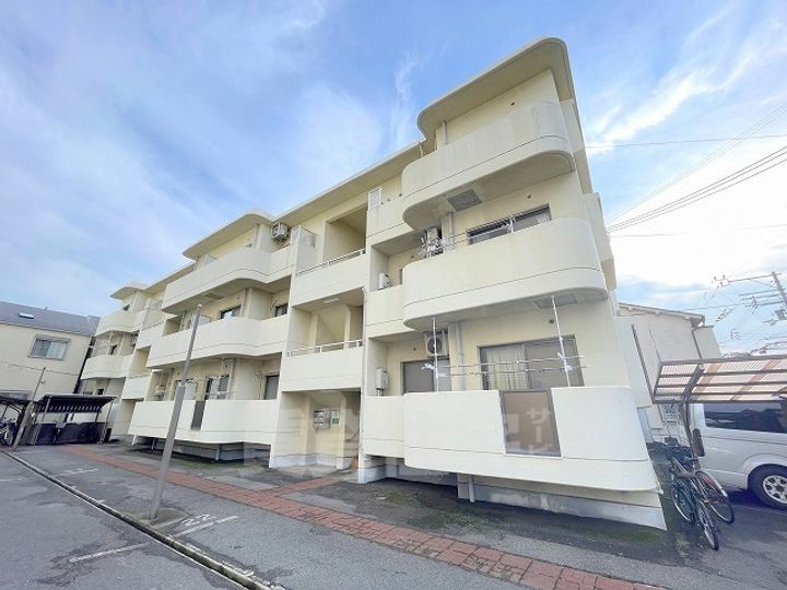 ロイヤルコートの外観