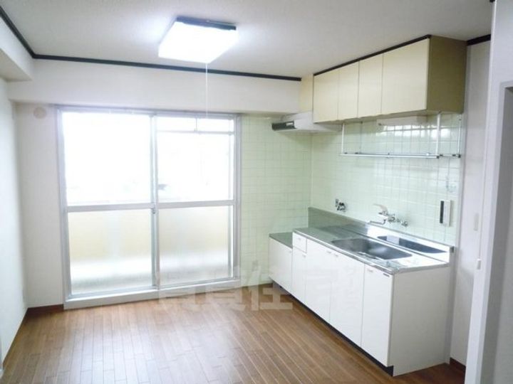 ロイヤルコートの居間