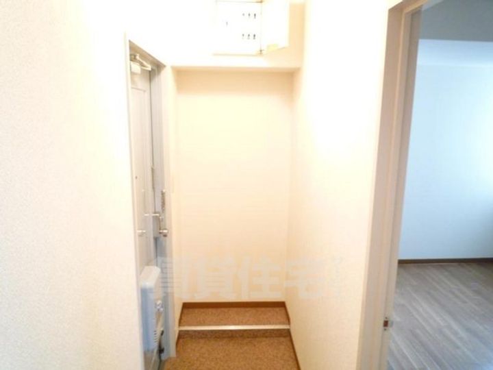 ロイヤルコートの玄関