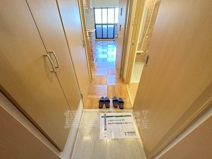 パレス東洋豊里2号館の玄関