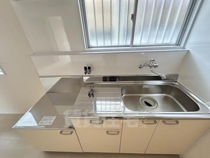 大阪府寝屋川市高倉1丁目の賃貸アパートのキッチン